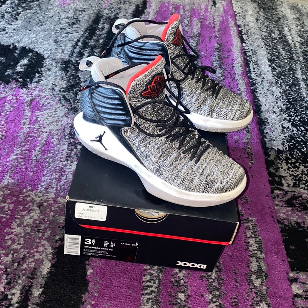 Air Jordan XXXII BG